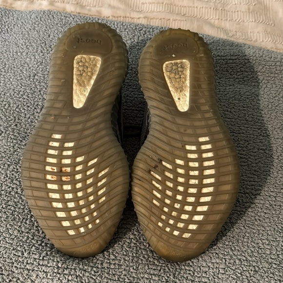 Yeezy Boost 350 V2 'Beluga 2.0 - Picture 4 of 6